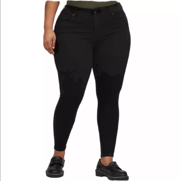 JEANS - Women's Torrid Bombshell Skinny Stretch Black Jean. Size 22 short - Picture 1 of 14